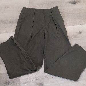 🍁 NWOT Good For Sunday. Women's Pleated Pants in Olive.Size S
